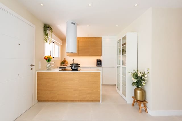 2 slaapkamer Appartement te koop in Nueva Alcántara, Marbella met zwembad garage - € 529.000 (Ref: 8786313)