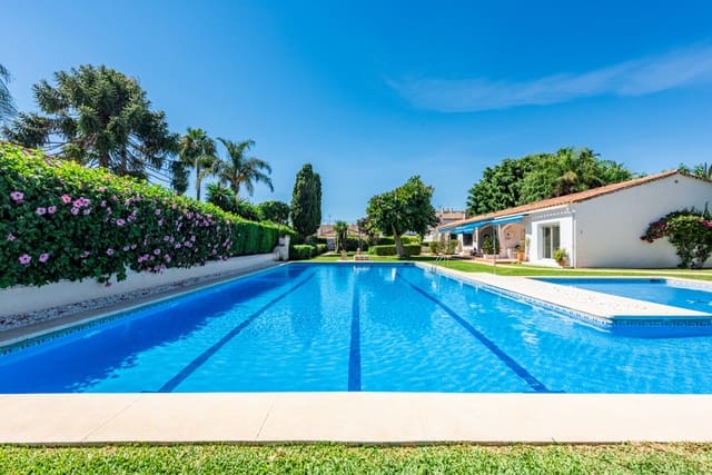 2 slaapkamer Appartement te koop in Nueva Alcántara, Marbella met zwembad garage - € 529.000 (Ref: 8786313)