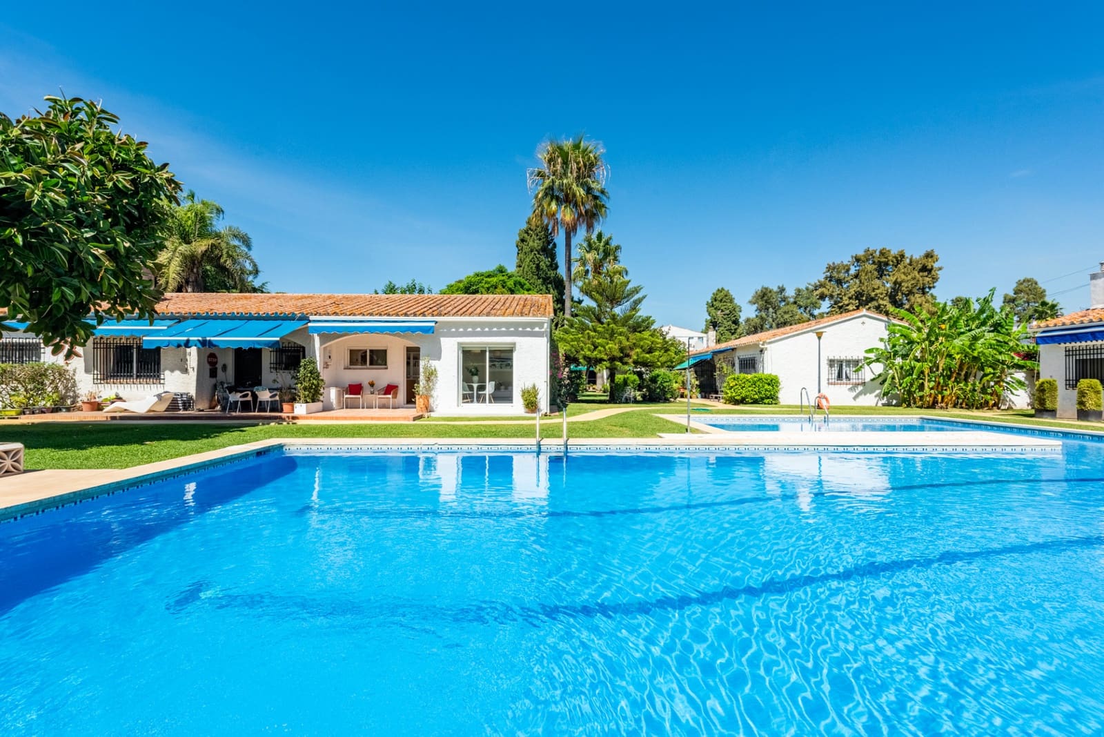 2 bedroom Apartment for sale in San Pedro de Alcantara with pool garage - € 529,000 (Ref: 8786313)