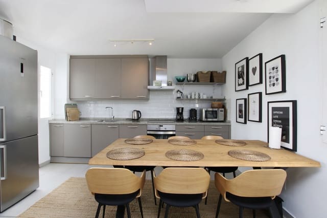 3 soverom Penthouse til salgs i Nueva Andalucia, Marbella med svømmebasseng garasje - € 699 000 (Ref: 8792270)