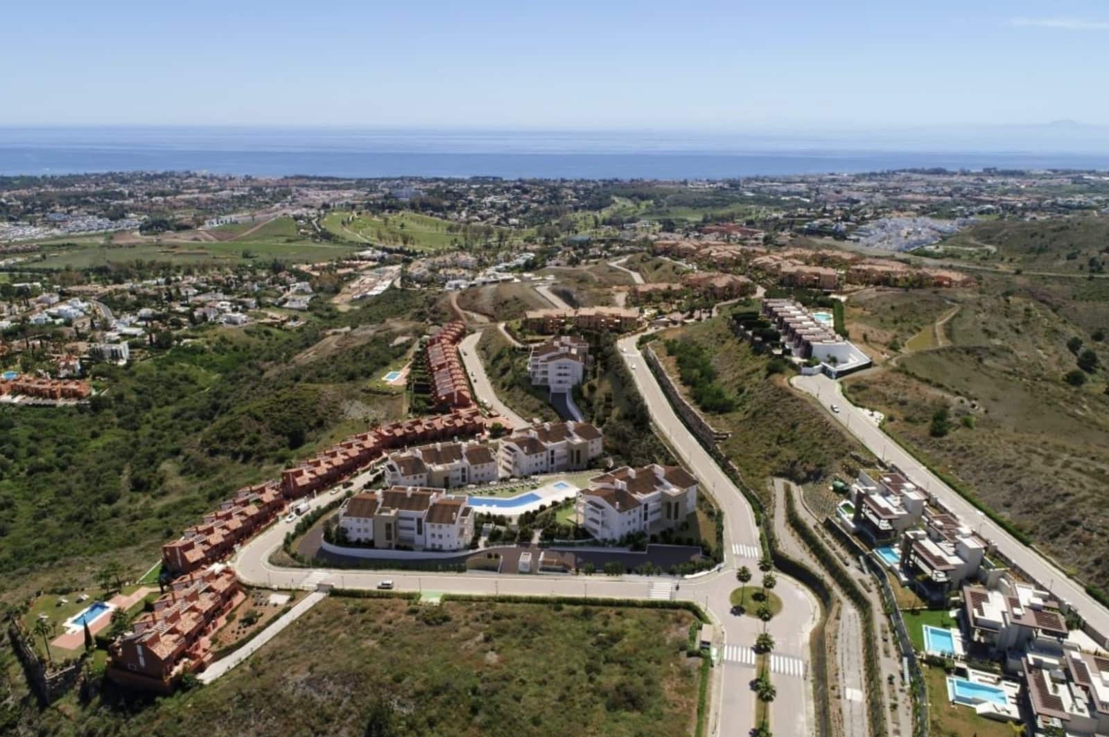 2 bedroom Apartment for sale in Benahavis with pool garage - € 645,000 (Ref: 8812440)