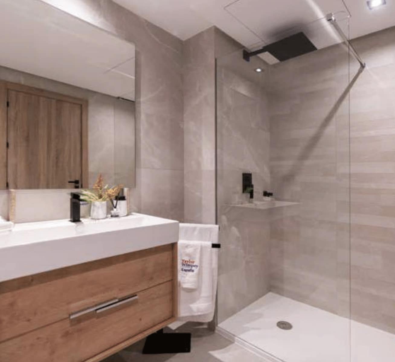 3 sypialnia Apartament na sprzedaż w Istan z basenem garażem - 495 000 € (Ref: 8869482)