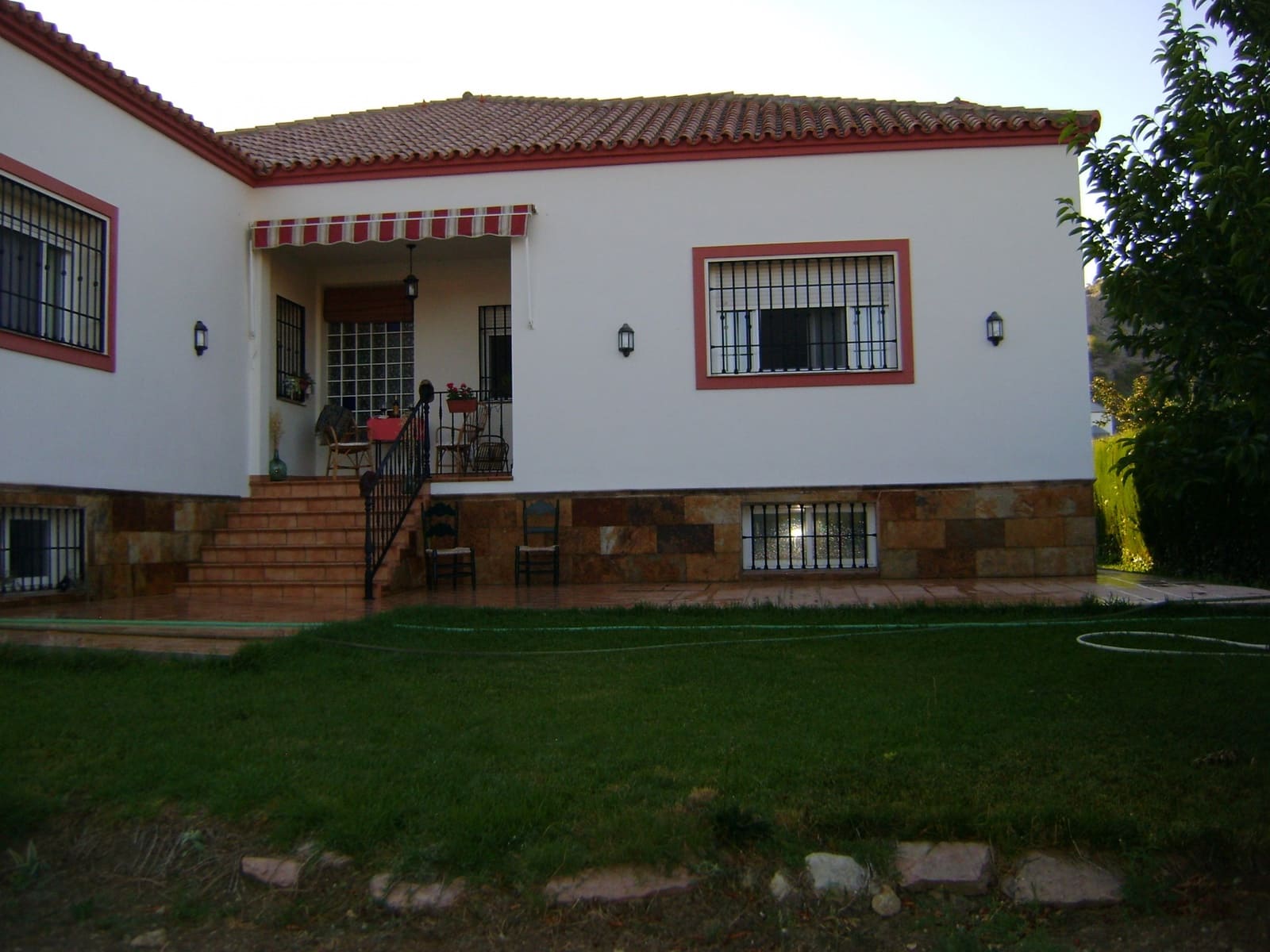 3 soveværelse Villa til salg i Cuevas del Becerro med garage - € 470.000 (Ref: 8869483)