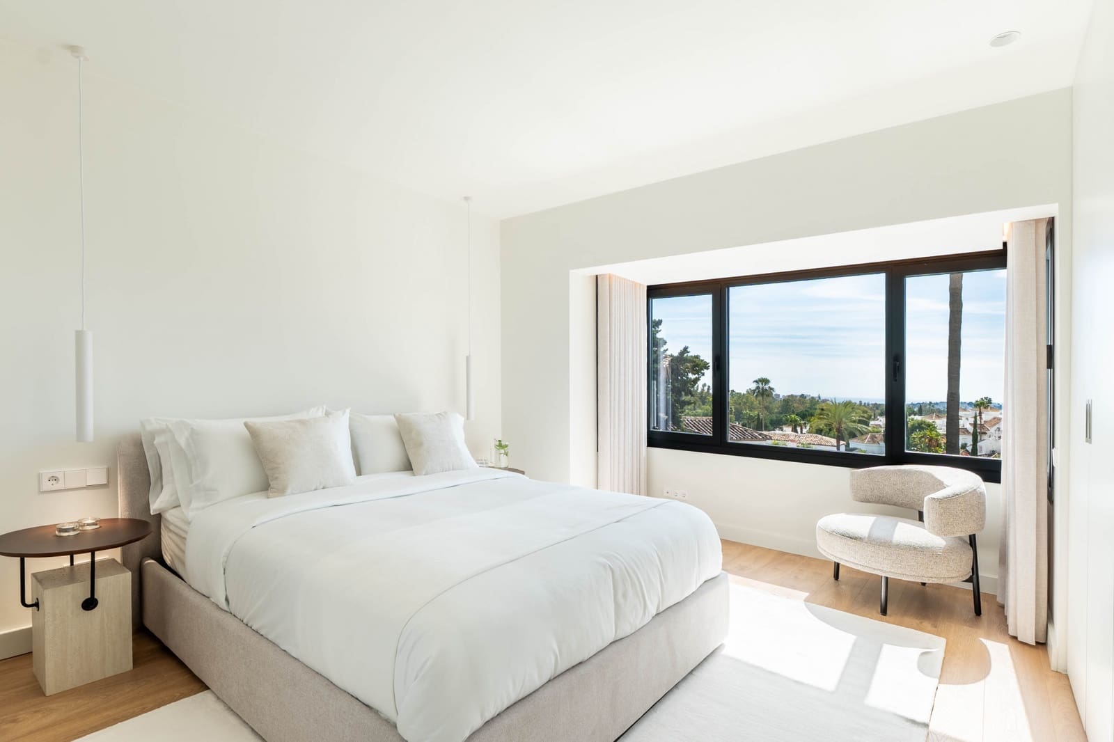 4 soveværelse Villa til salg i Nueva Andalucia med swimmingpool garage - € 2.950.000 (Ref: 8880082)