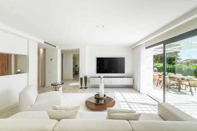 4 soveværelse Villa til salg i Los Naranjos, Marbella med swimmingpool garage - € 2.950.000 (Ref: 8880082)