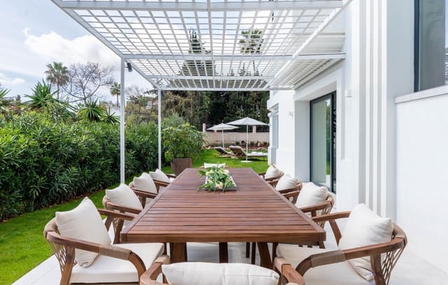 4 soveværelse Villa til salg i Los Naranjos, Marbella med swimmingpool garage - € 2.950.000 (Ref: 8880082)