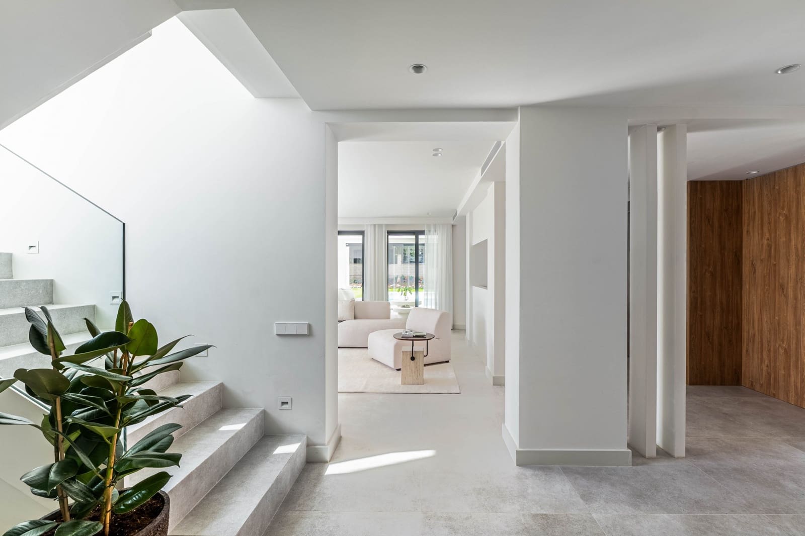 4 soveværelse Villa til salg i Nueva Andalucia med swimmingpool garage - € 2.950.000 (Ref: 8880082)