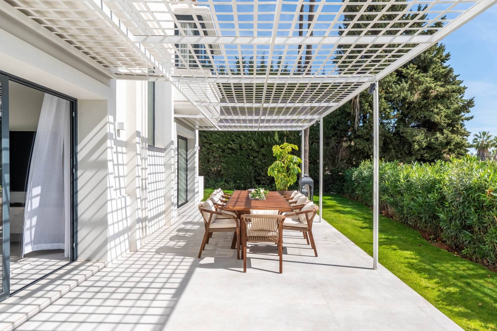 4 soveværelse Villa til salg i Nueva Andalucia med swimmingpool garage - € 2.950.000 (Ref: 8880082)