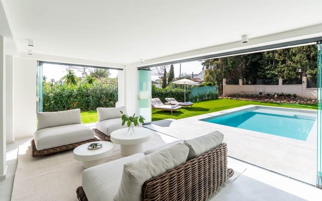 4 soveværelse Villa til salg i Los Naranjos, Marbella med swimmingpool garage - € 2.950.000 (Ref: 8880082)
