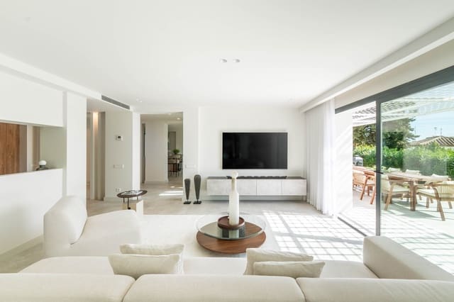 4 soveværelse Villa til salg i Los Naranjos, Marbella med swimmingpool garage - € 2.950.000 (Ref: 8880082)