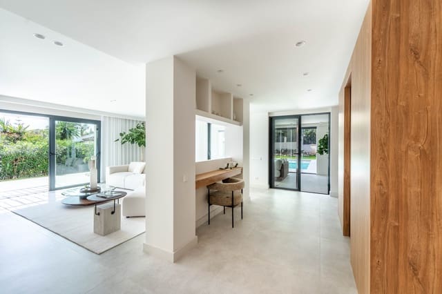 4 soveværelse Villa til salg i Los Naranjos, Marbella med swimmingpool garage - € 2.950.000 (Ref: 8880082)