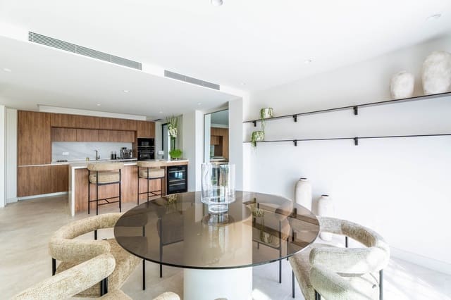 4 soveværelse Villa til salg i Los Naranjos, Marbella med swimmingpool garage - € 2.950.000 (Ref: 8880082)