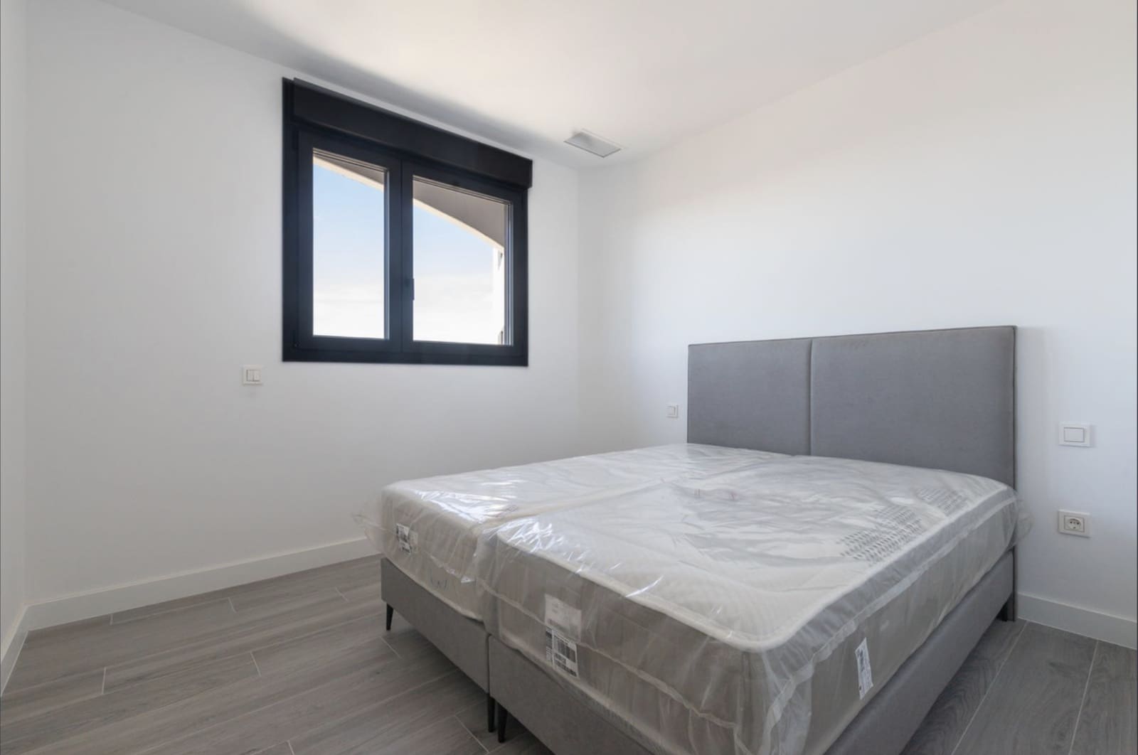 2 sovrum Lägenhet till salu i Malaga stad med pool - 865 000 € (Ref: 8880083)