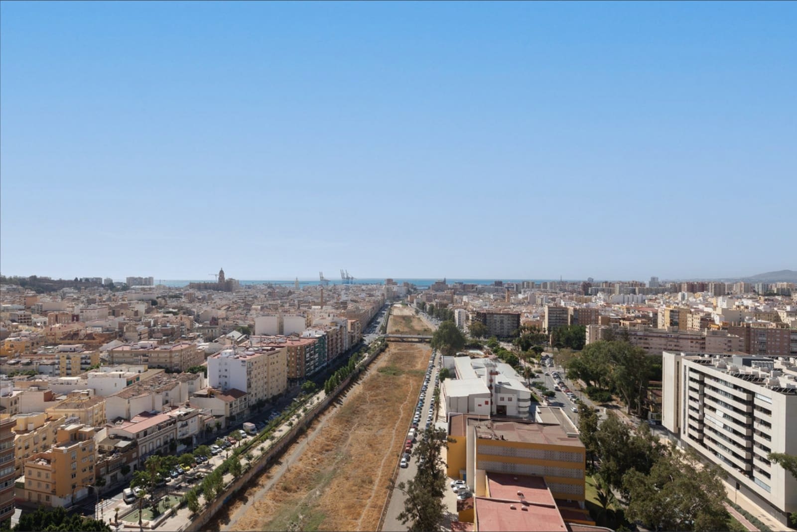 2 sovrum Lägenhet till salu i Malaga stad med pool - 865 000 € (Ref: 8880083)