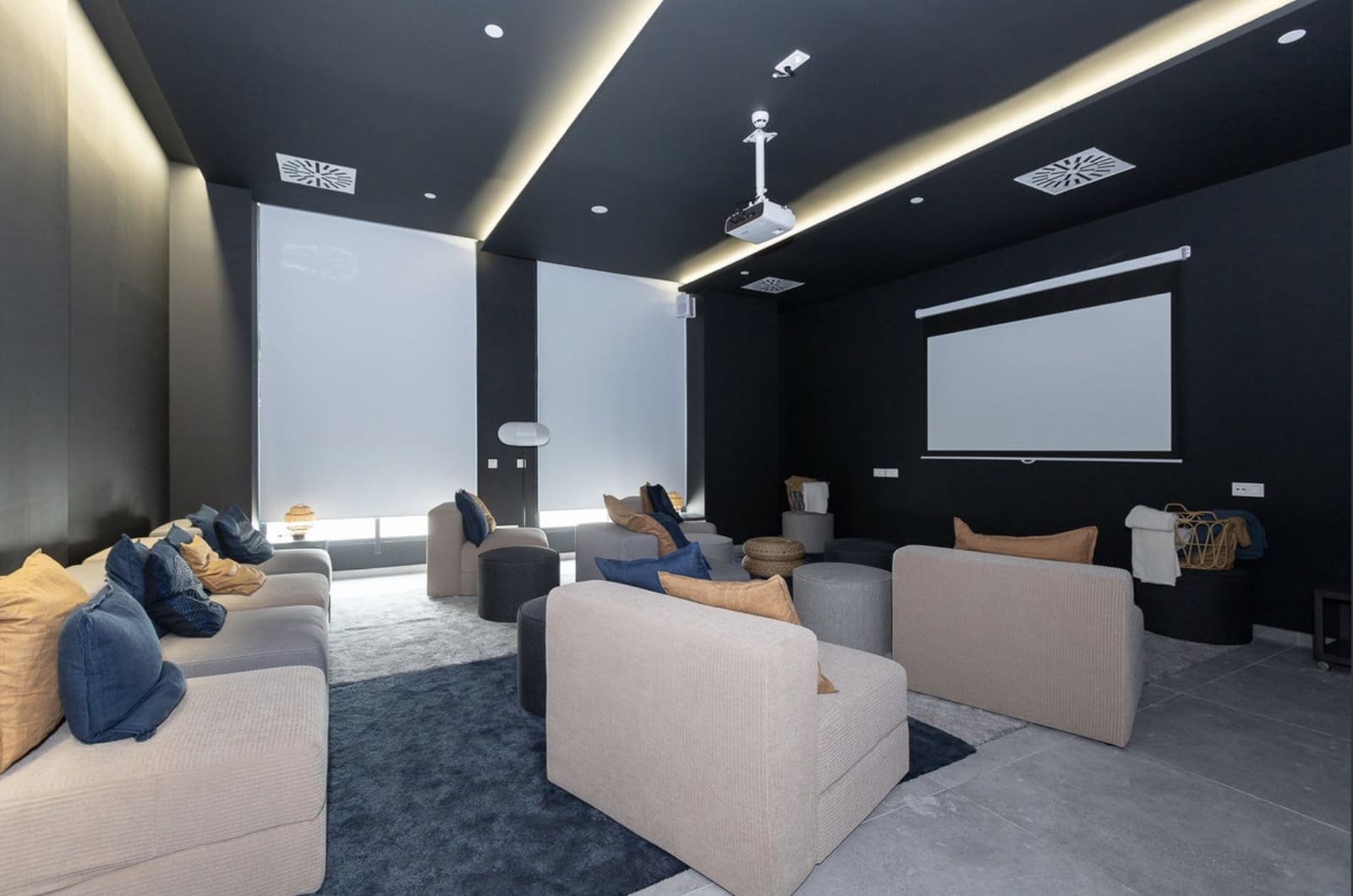 2 sovrum Lägenhet till salu i Malaga stad med pool - 865 000 € (Ref: 8880083)