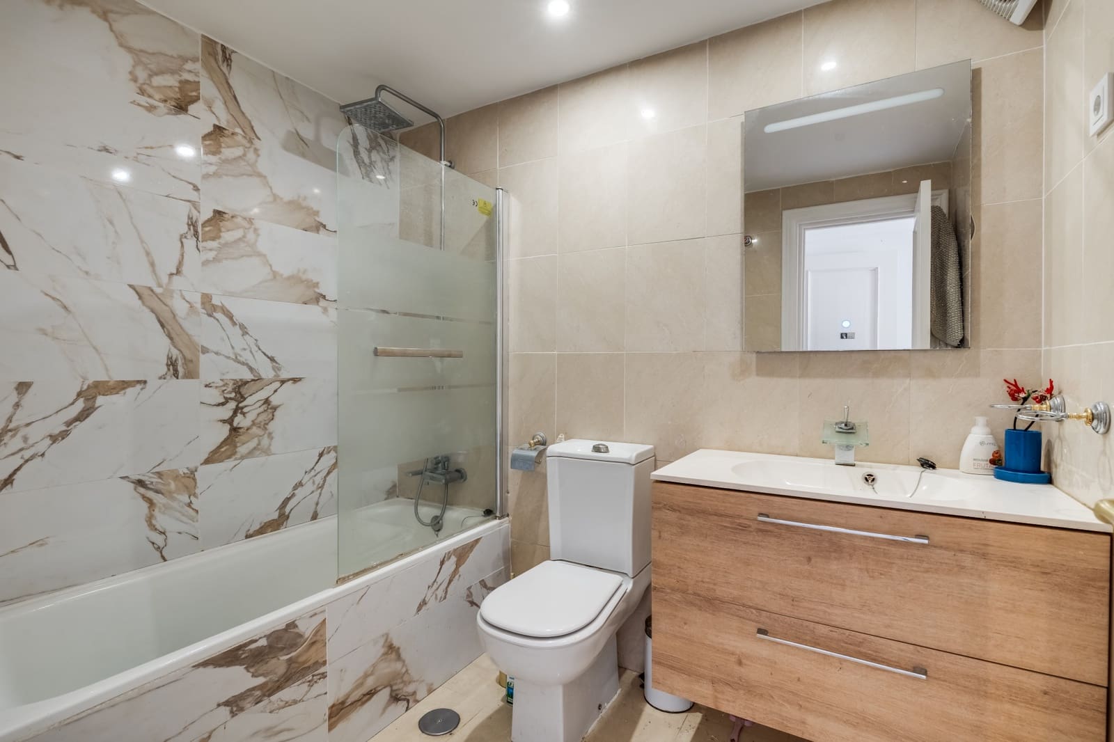 3 quarto Apartamento para venda em La Quinta com piscina - 490 000 € (Ref: 8880084)