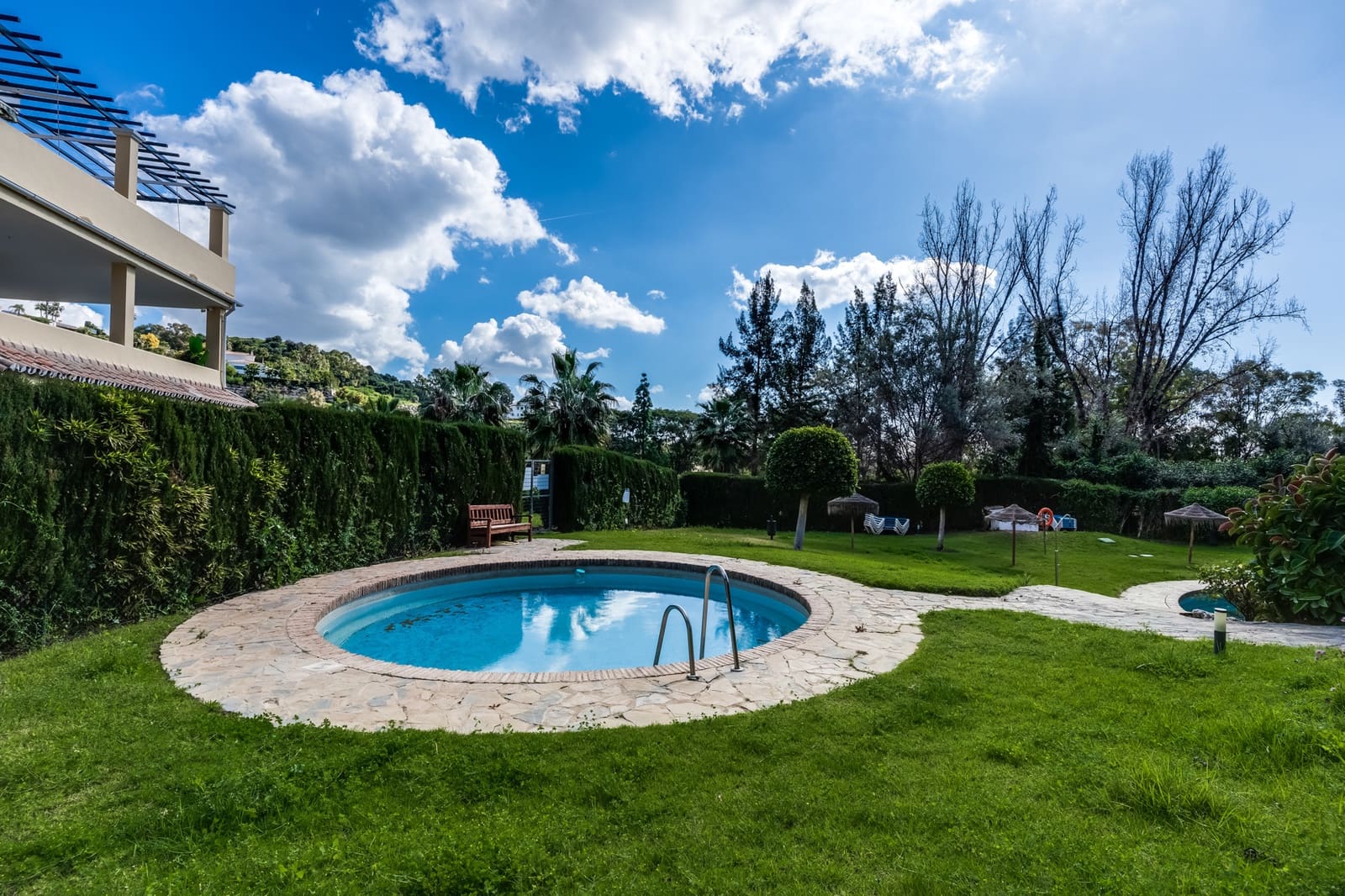 3 quarto Apartamento para venda em La Quinta com piscina - 490 000 € (Ref: 8880084)