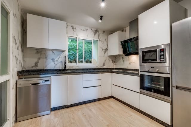 3 sypialnia Apartament na sprzedaż w La Quinta, Benahavís z basenem - 550 000 € (Ref: 8880084)