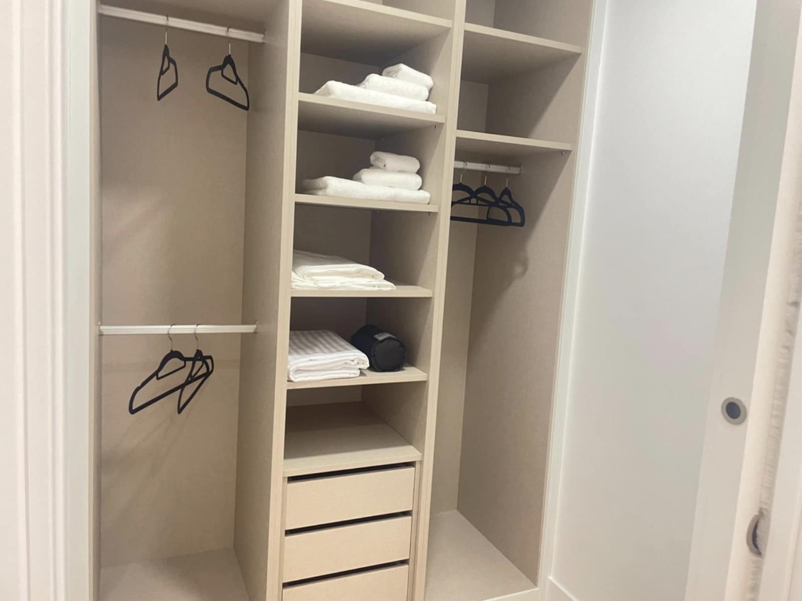 3 sovrum Lägenhet till salu i Malaga stad med pool garage - 1 100 000 € (Ref: 8884261)