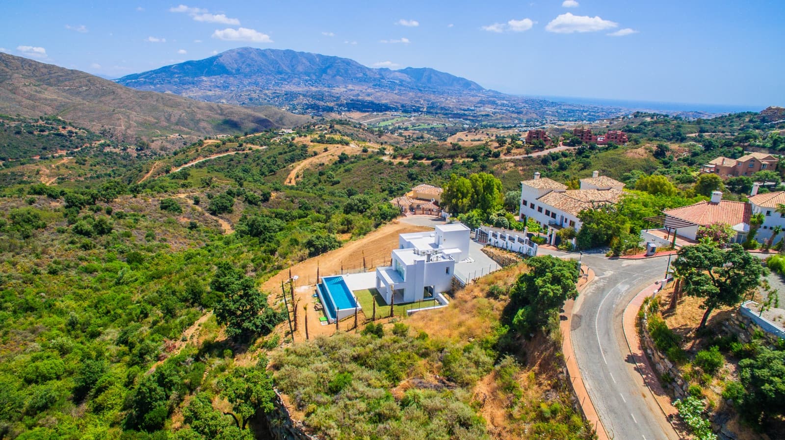 Chalet de 3 habitaciones en Marbella en venta con piscina garaje - 1.600.000 € (Ref: 8884264)
