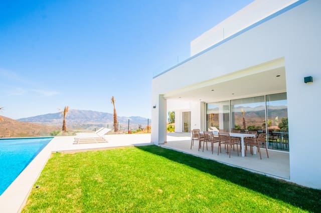 3 sypialnia Willa na sprzedaż w Marbella z basenem garażem - 1 600 000 € (Ref: 8884264)