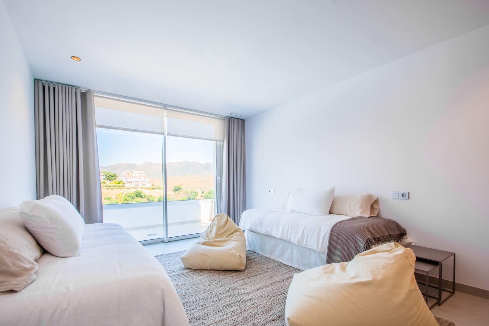 Chalet de 3 habitaciones en Marbella en venta con piscina garaje - 1.600.000 € (Ref: 8884264)