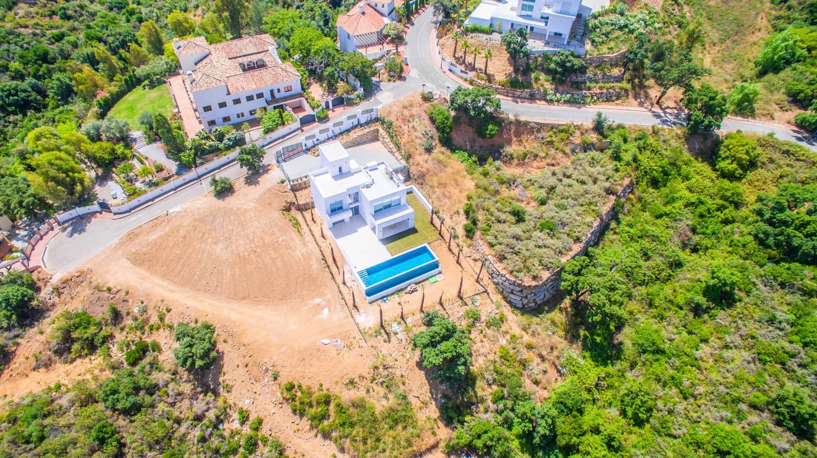Chalet de 3 habitaciones en Marbella en venta con piscina garaje - 1.600.000 € (Ref: 8884264)