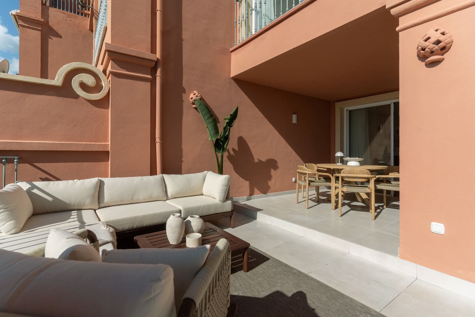 4 bedroom Apartment for sale in Monte Halcones with pool garage - € 1,295,000 (Ref: 8892959)