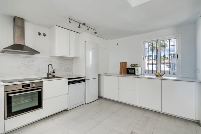 3 bedroom Penthouse for sale in La Dama de Noche - La Alzambra, Marbella with pool - € 650,000 (Ref: 8894661)