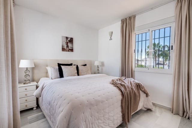 3 bedroom Penthouse for sale in La Dama de Noche - La Alzambra, Marbella with pool - € 650,000 (Ref: 8894661)