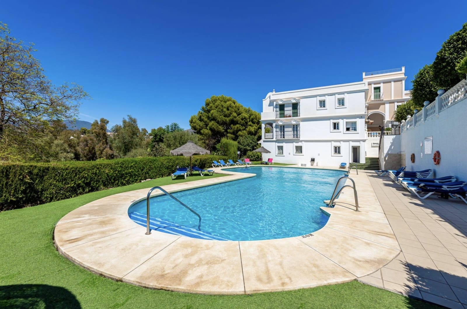 Casa de 3 habitaciones en Marbella en venta con piscina garaje - 799.000 € (Ref: 8899990)