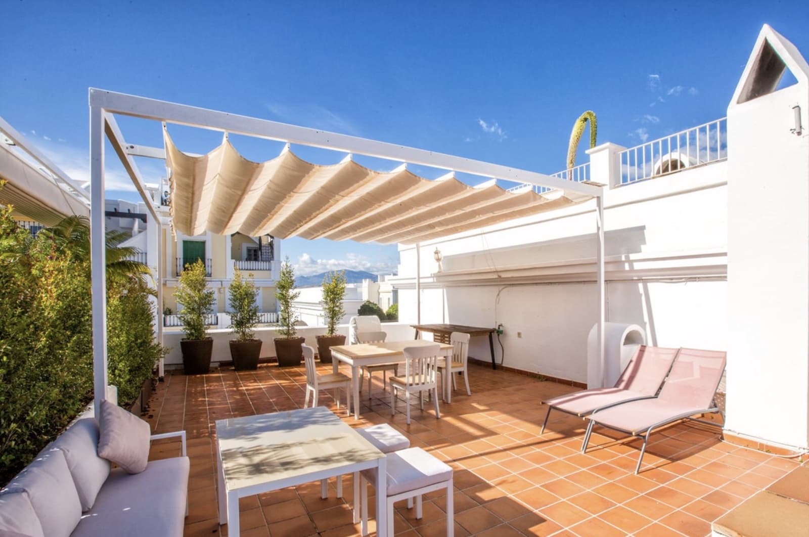 Casa de 3 habitaciones en Marbella en venta con piscina garaje - 799.000 € (Ref: 8899990)