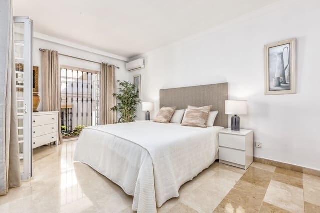 Casa de 3 habitaciones en Marbella en venta con piscina garaje - 799.000 € (Ref: 8899990)