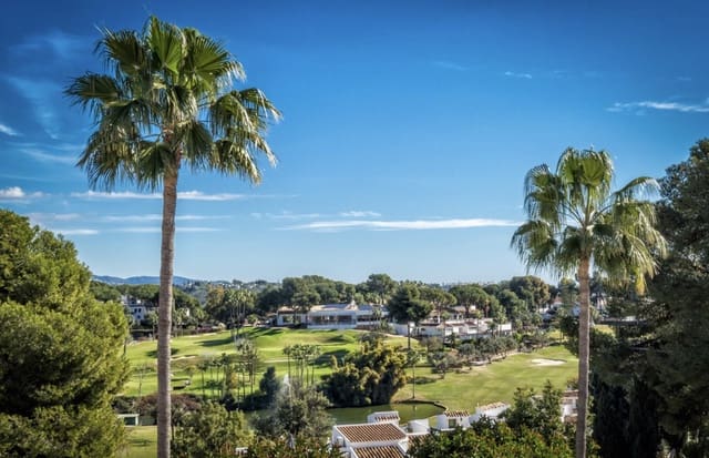 Casa de 3 habitaciones en Marbella en venta con piscina garaje - 799.000 € (Ref: 8899990)