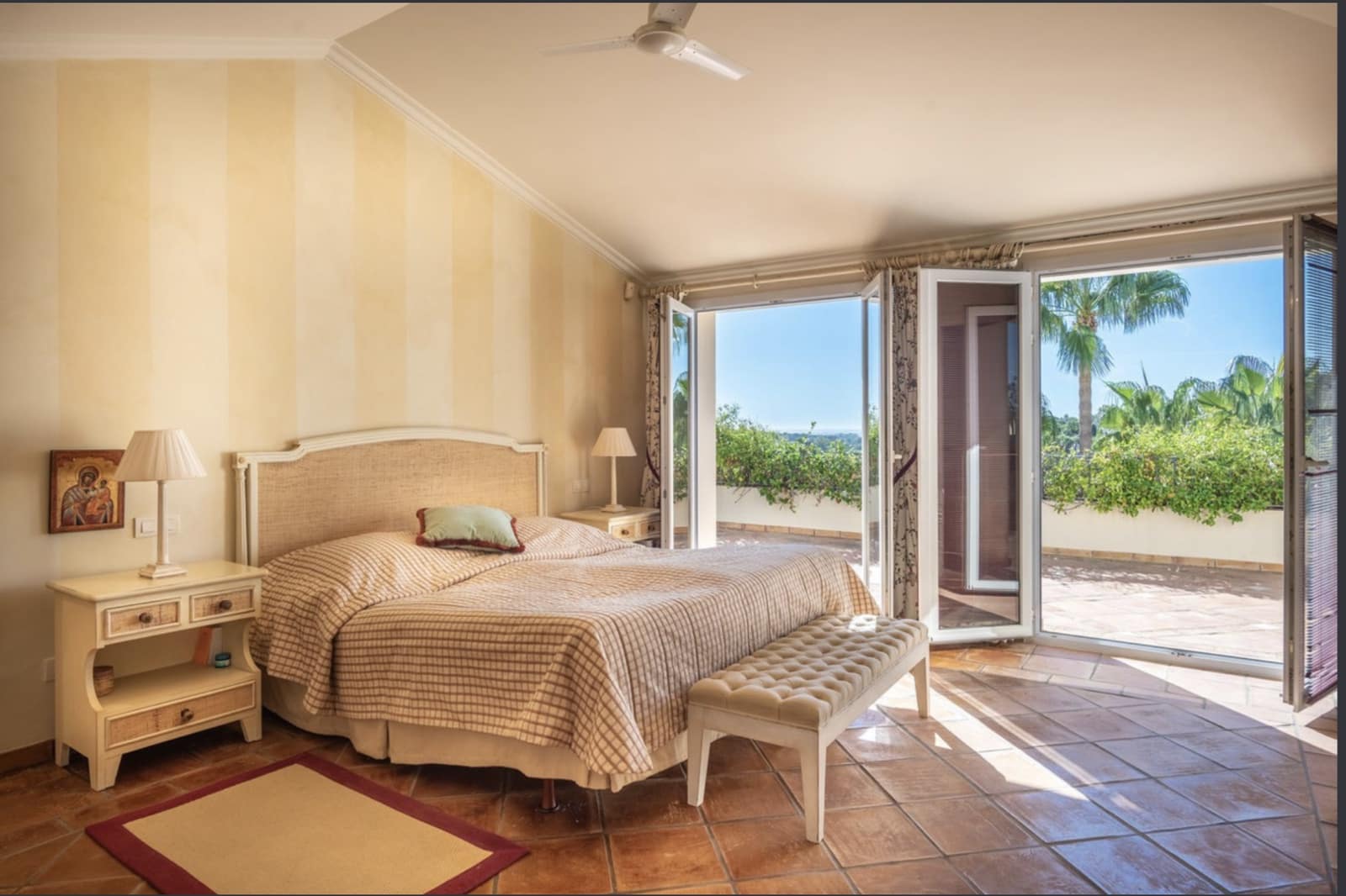 3 sovrum Takvåning till salu i Nueva Andalucia med pool garage - 1 500 000 € (Ref: 8902093)