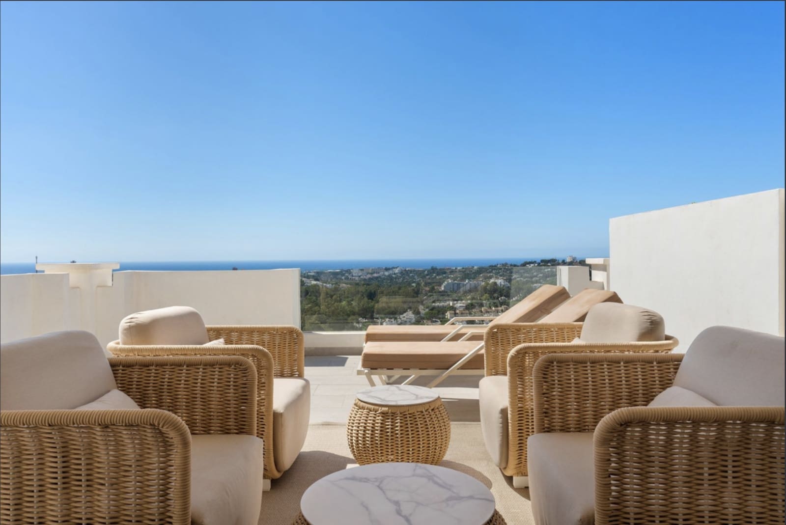 2 bedroom Penthouse for sale in Nueva Andalucia with pool garage - € 1,495,000 (Ref: 8902094)