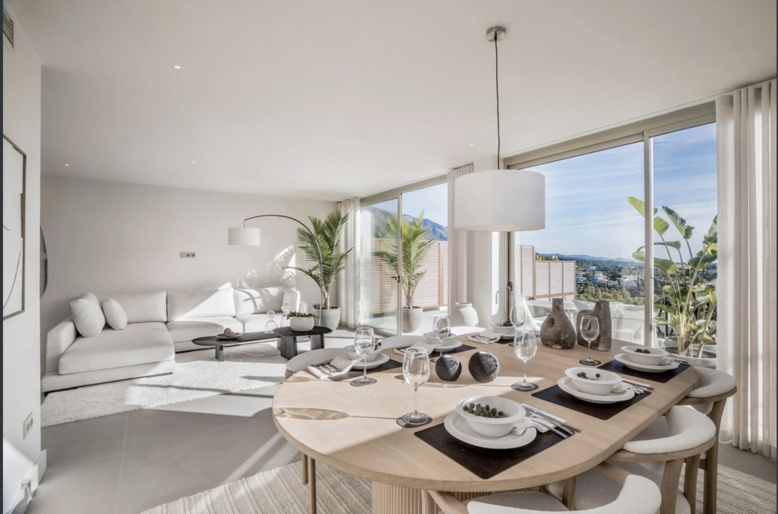 3 slaapkamer Appartement te koop in Nueva Andalucia met zwembad garage - € 1.185.000 (Ref: 8902096)