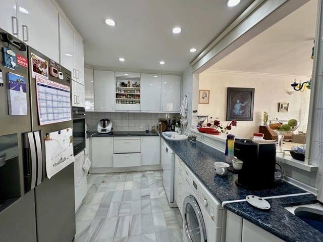 2 makuuhuone Huoneisto myytävänä paikassa Benahavís mukana uima-altaan 
autotalli - 650 000 € (Ref: 8905423)