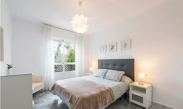 2 sovrum Lägenhet till salu i San Pedro de Alcantara, Marbella med garage - 449 000 € (Ref: 8907349)