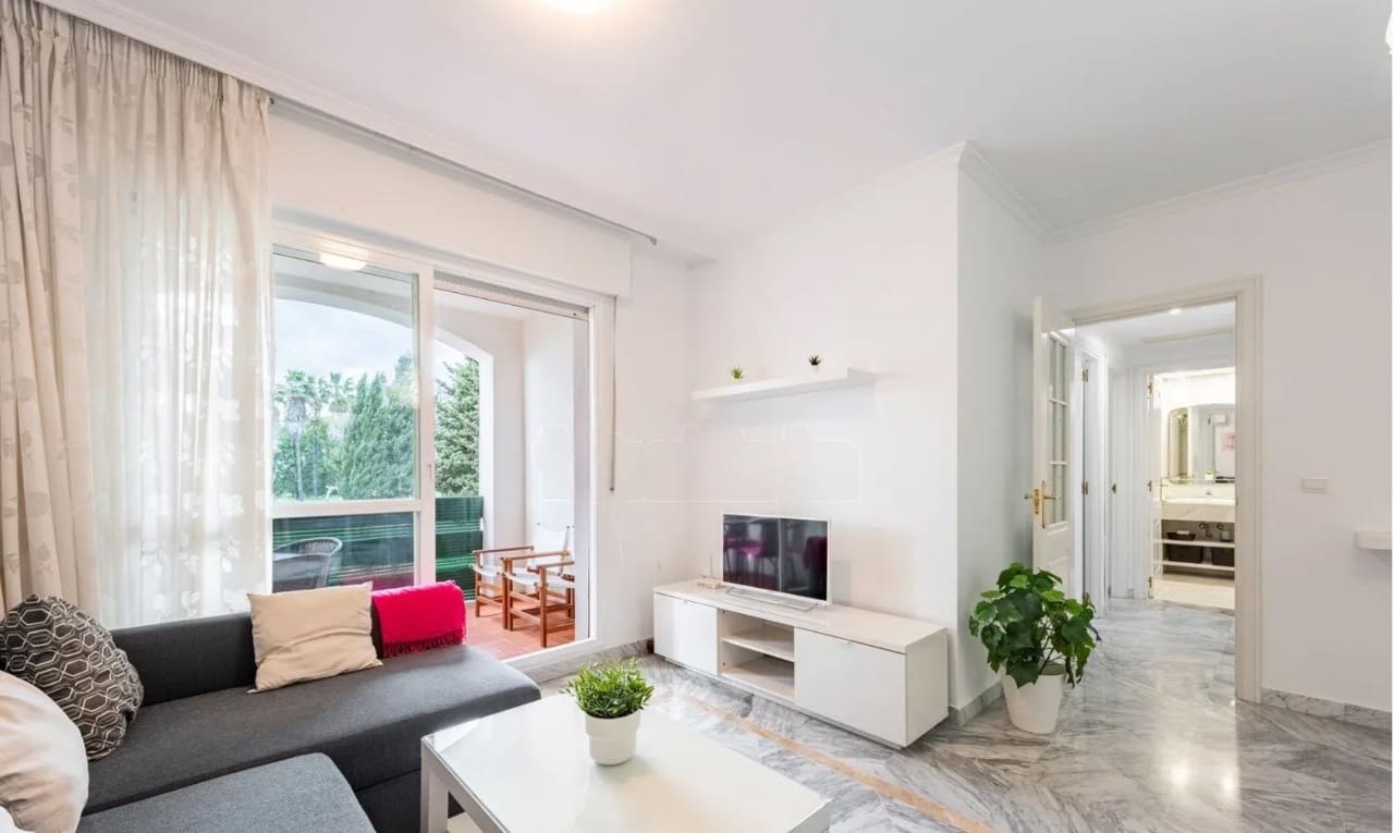 2 sovrum Lägenhet till salu i San Pedro de Alcantara med garage - 449 000 € (Ref: 8907349)