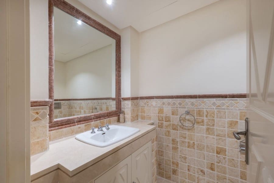 3 bedroom Apartment for sale in Nueva Andalucia with pool garage - € 2,500,000 (Ref: 8912817)