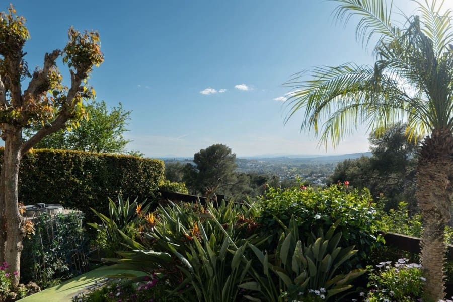 3 bedroom Apartment for sale in Nueva Andalucia with pool garage - € 2,500,000 (Ref: 8912817)