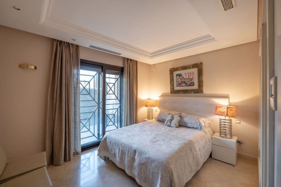 3 bedroom Apartment for sale in Nueva Andalucia with pool garage - € 2,500,000 (Ref: 8912817)