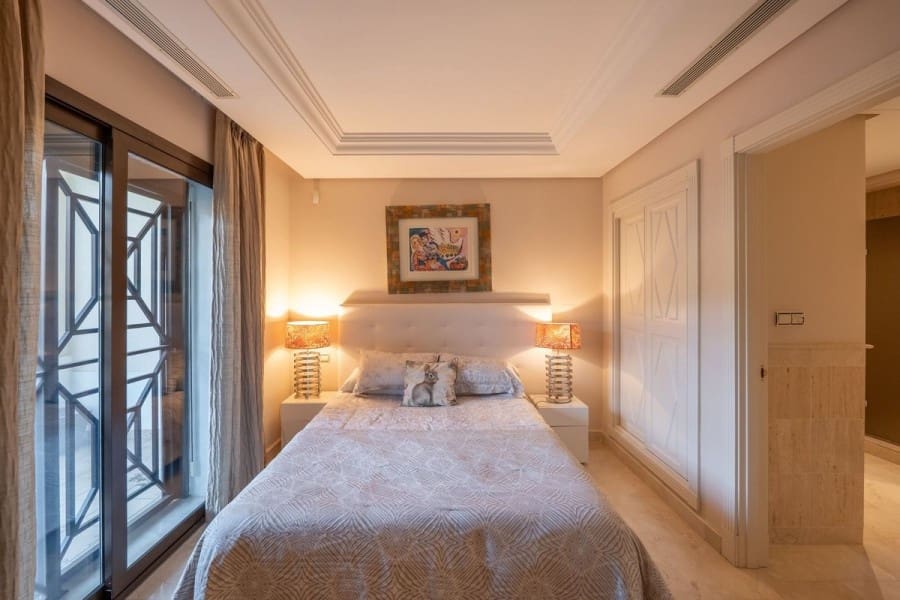 3 bedroom Apartment for sale in Nueva Andalucia with pool garage - € 2,500,000 (Ref: 8912817)