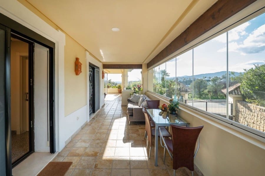 3 bedroom Apartment for sale in Nueva Andalucia with pool garage - € 2,500,000 (Ref: 8912817)