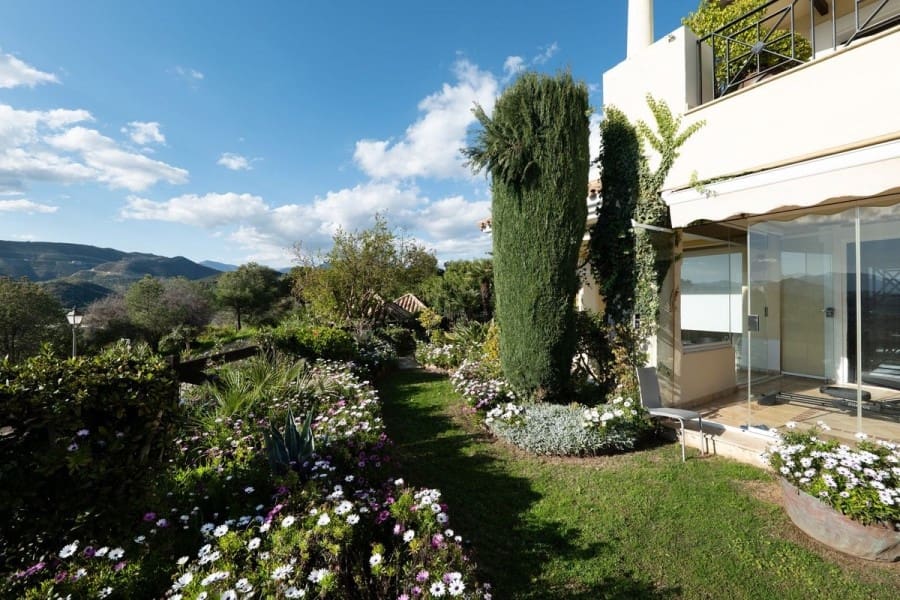 3 bedroom Apartment for sale in Nueva Andalucia with pool garage - € 2,500,000 (Ref: 8912817)