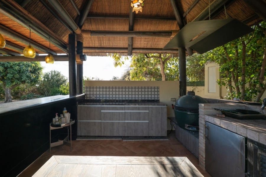 3 bedroom Apartment for sale in Nueva Andalucia with pool garage - € 2,500,000 (Ref: 8912817)