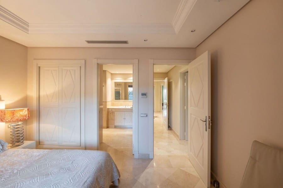 3 bedroom Apartment for sale in Nueva Andalucia with pool garage - € 2,500,000 (Ref: 8912817)