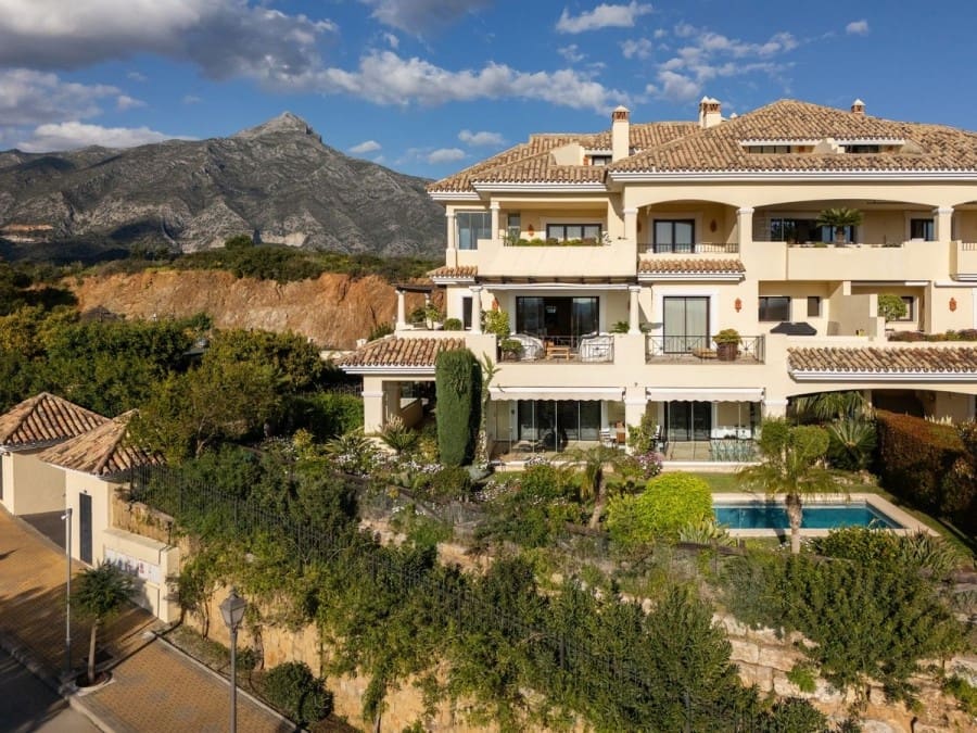 3 bedroom Apartment for sale in Nueva Andalucia with pool garage - € 2,500,000 (Ref: 8912817)