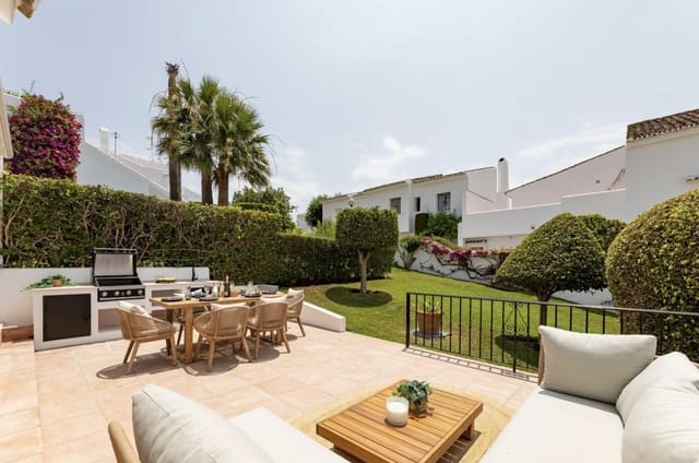 3 slaapkamer Huis te koop in Nueva Andalucia, Marbella met zwembad garage - € 895.000 (Ref: 8915159)